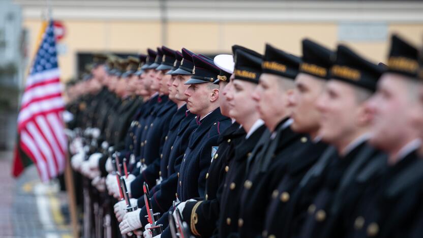 Oficiali JAV gynybos sekretoriaus pasitikimo ceremonija