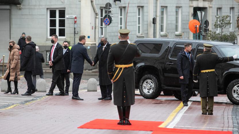 Oficiali JAV gynybos sekretoriaus pasitikimo ceremonija