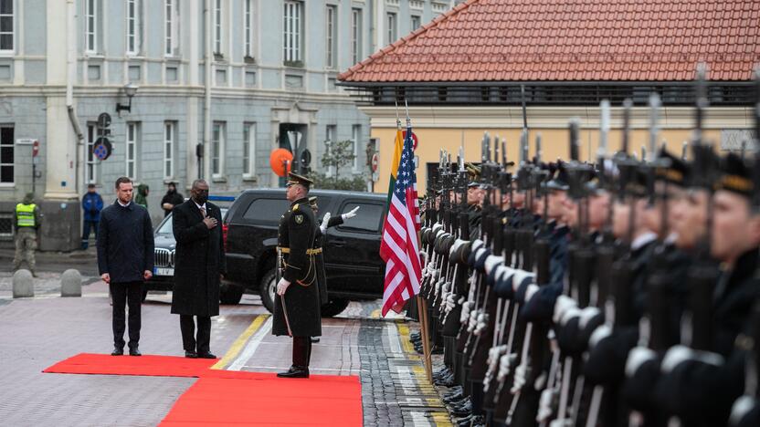 Oficiali JAV gynybos sekretoriaus pasitikimo ceremonija