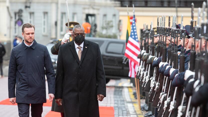 Oficiali JAV gynybos sekretoriaus pasitikimo ceremonija