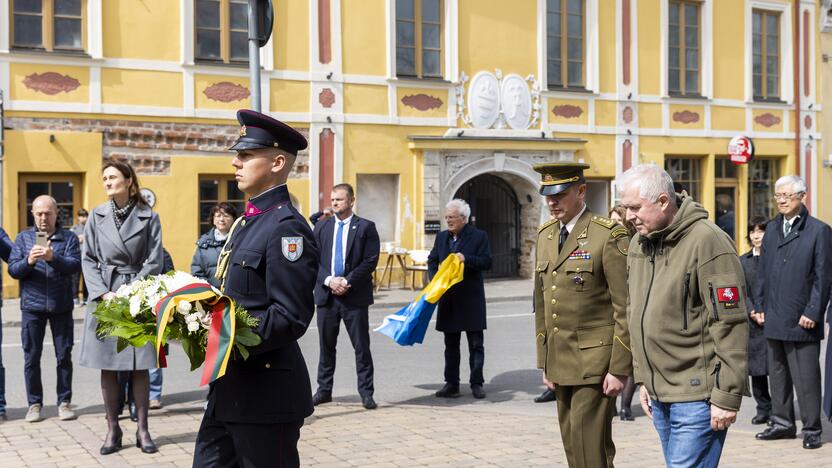 Seimo pirmininkė pagerbė Antrojo pasaulinio karo aukas, už laisvę kovojančią Ukrainą