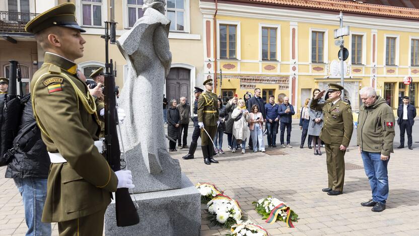 Seimo pirmininkė pagerbė Antrojo pasaulinio karo aukas, už laisvę kovojančią Ukrainą