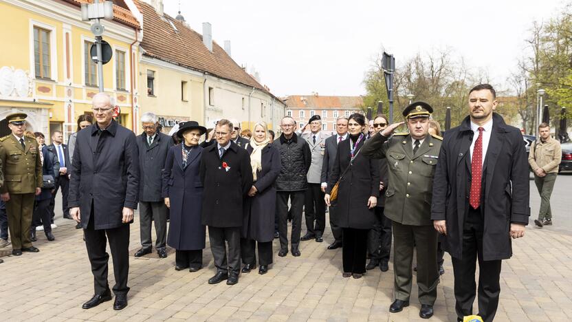 Seimo pirmininkė pagerbė Antrojo pasaulinio karo aukas, už laisvę kovojančią Ukrainą