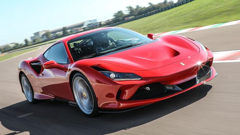 Prabanga: pernai Lietuvoje buvo įregistruotas "Ferrari F8"