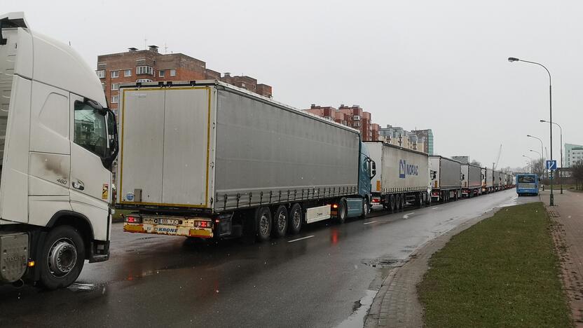 Veiksniai: vairuotojų darbas – kupinas streso, jiems dažną dieną tenka susidurti su netikėtomis situacijomis keliuose ir gatvėse.