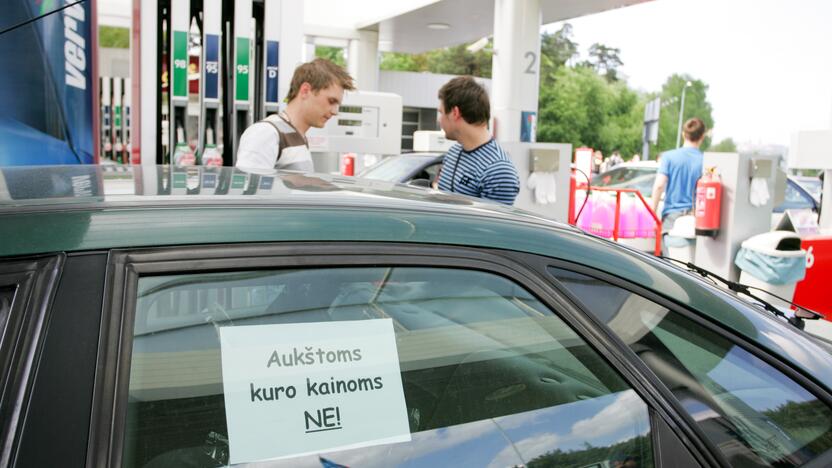 Protestai: dabar vairuotojai su kainų kilimu susitaiko, tačiau anksčiau rinkdavosi į didžiules akcijas.