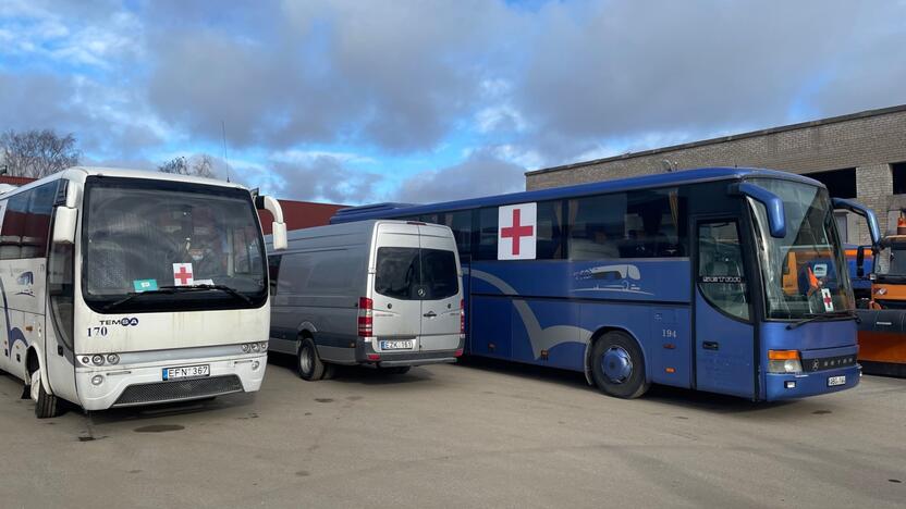 Misija: du Klaipėdos dovanoti autobusai su klaipėdiečių suaukota humanitarine siunta vakar ryte sėkmingai kirto Lenkijos ir Ukrainos sieną.