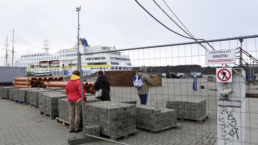 Skubinasi: iki antrojo kruizinio laivo, kuris Klaipėdoje apsilankys po kelių savaičių, vizito skubama pabaigti Klaipėdos kruizinių laivų terminalo krantinės remontą.