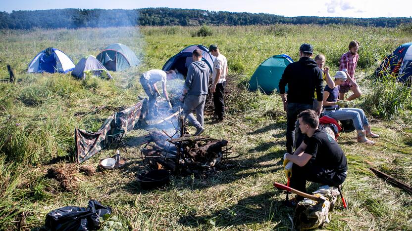 Nesaugu: teigiama, kad ligomis užsikrečiama ir dėl prastų maisto ruošimo sąlygų iškylaujant gamtoje.