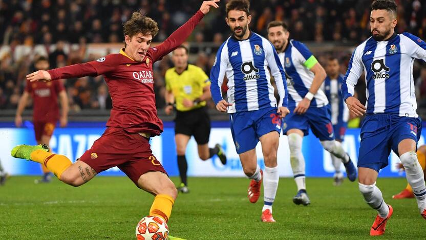 "AS Roma" saugas N. Zaniolo (kairėje)