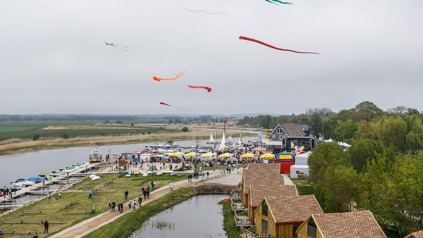 Nuostoliai: lankytojų antplūdžio sulaukęs Drevernos uostas naktį buvo apvogtas – išnešti pinigai, surinkti už kelto bilietus.