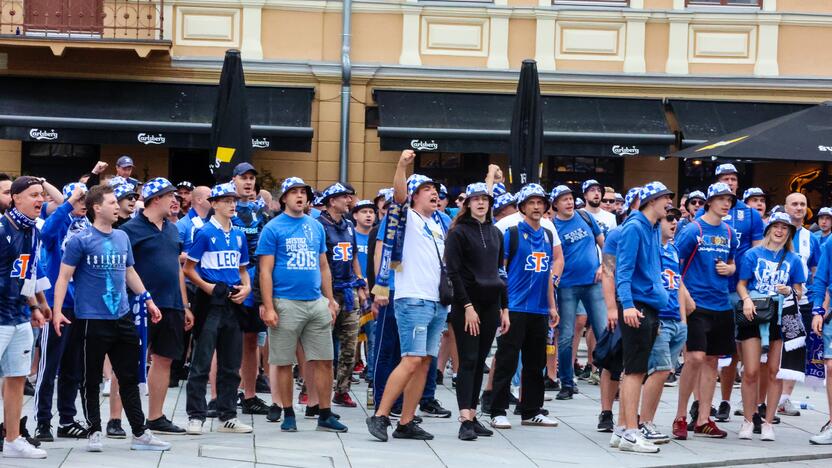 Pozanės „Lech“ sirgalių eisena į Dariaus ir Girėno stadioną