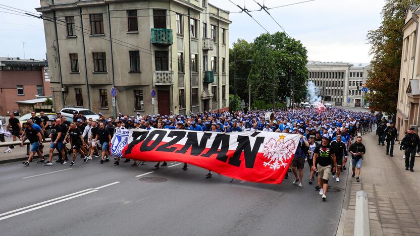 Pozanės „Lech“ sirgalių eisena į Dariaus ir Girėno stadioną