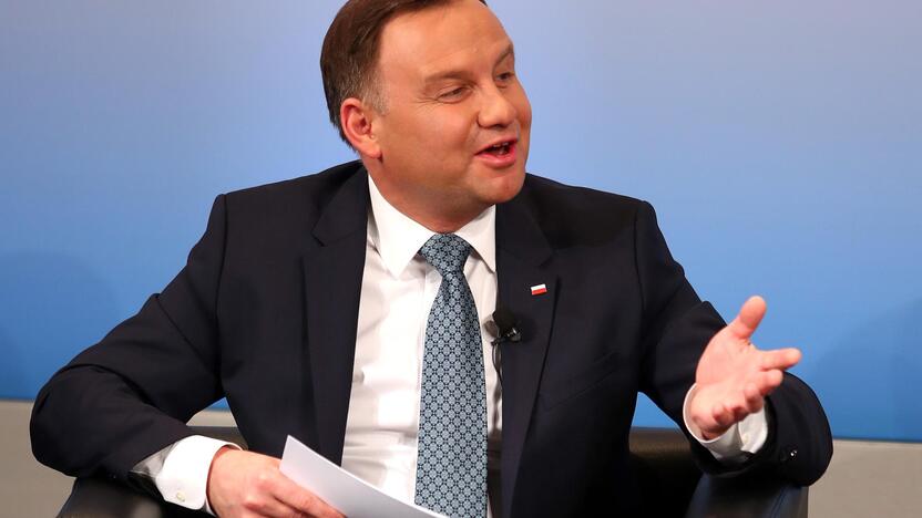 Andrzejus Duda dėl atsistatydinusių generolų nesijaudina