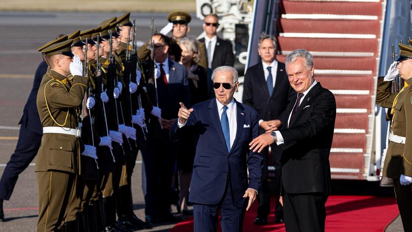 J. Bidenas atvyko į Vilnių