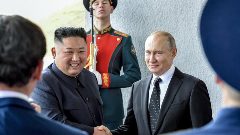 Kim Jong Unas ir Vladimiras Putinas