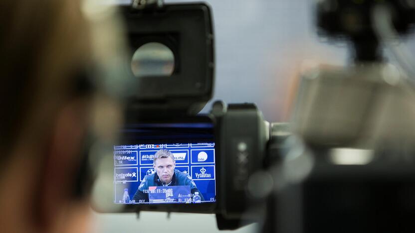 Lietuvos futbolo rinktinės spaudos konferencija