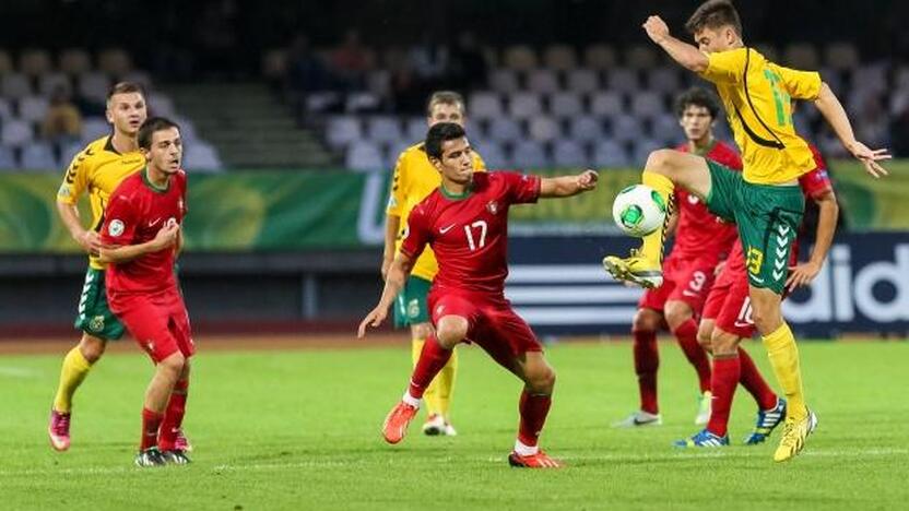 Lietuviai neprilygo Portugalijos futbolininkams