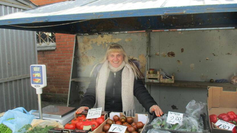 Moteris naujoje vietoje pradėjo prekiauti tik šiandien