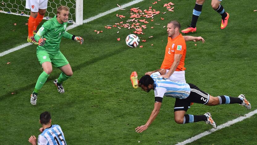 Pasaulio futbolo čempionato pusfinalis: Olandija - Argentina