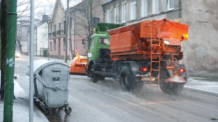 Prognozuojama, kad ateinančią savaitę gali pradėti formuotis plikledis.