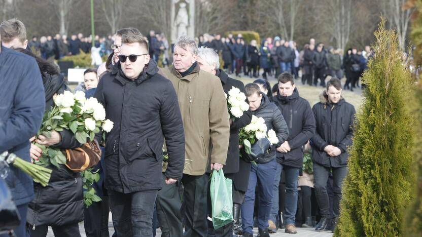 I. Strazdauskaitės laidotuvės