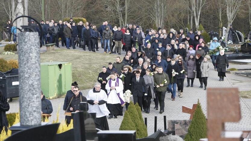 I. Strazdauskaitės laidotuvės