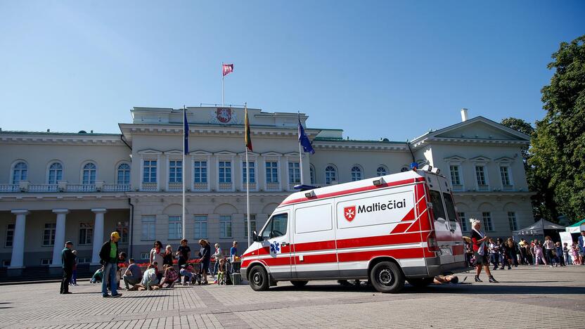 Mokyklinių prekių rinkimo mugė S. Daukanto aikštėje