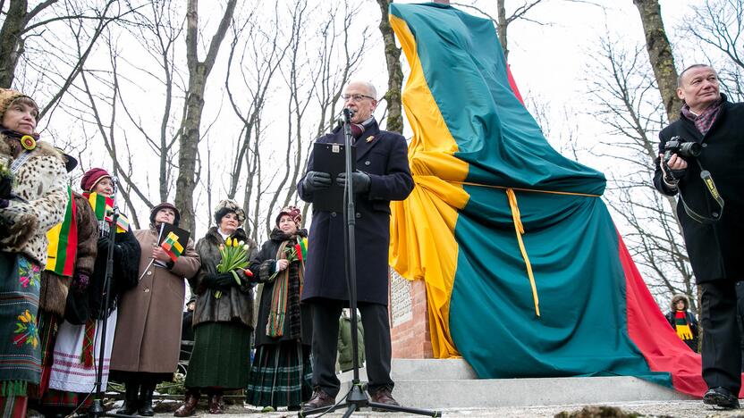 Aleksoto kapinėse iškilmingai atidengta „Pieta“