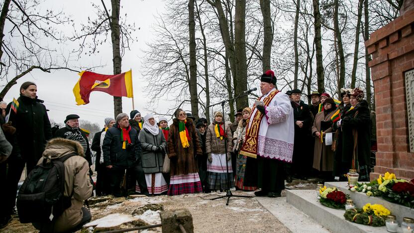 Aleksoto kapinėse iškilmingai atidengta „Pieta“