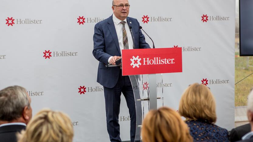 „Hollister“ gamyklos statybų pradžia