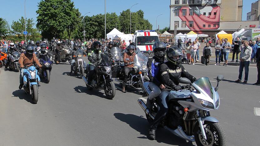 „Bike Show Millennium“ akimirkos