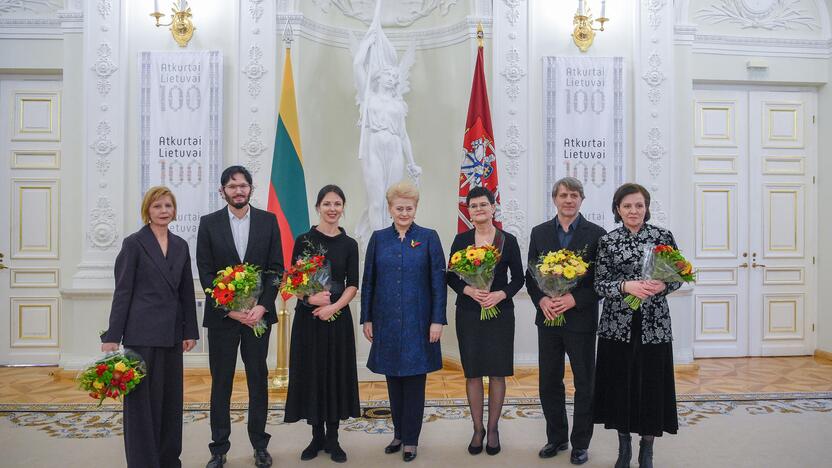 Menininkams įteiktos Nacionalinės premijos