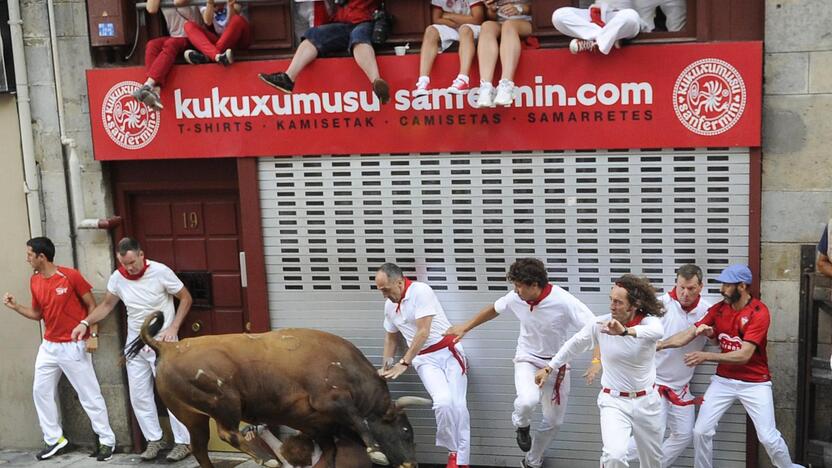 Pirmasis San Fermino festivalio bulių bėgimas