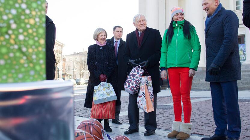 Kelionę po Lietuvą pradėjo Kalėdų karavanas