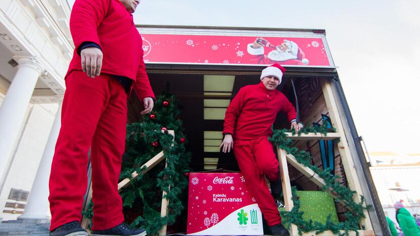 Kelionę po Lietuvą pradėjo Kalėdų karavanas