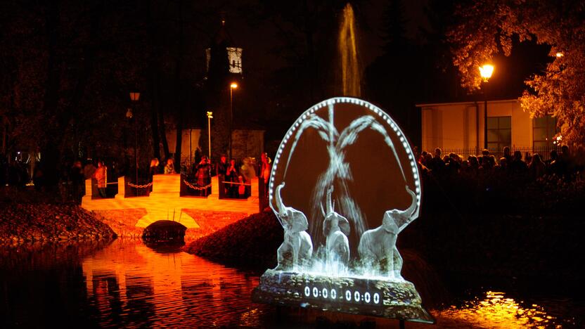 Šviesos festivalis Bernardinų sode