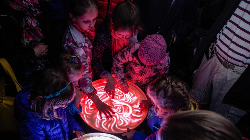 Šviesos festivalis Bernardinų sode