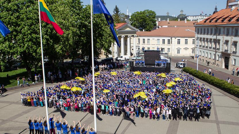 Vilniuje surengta akcija „Padovanok savo šypseną Europai“