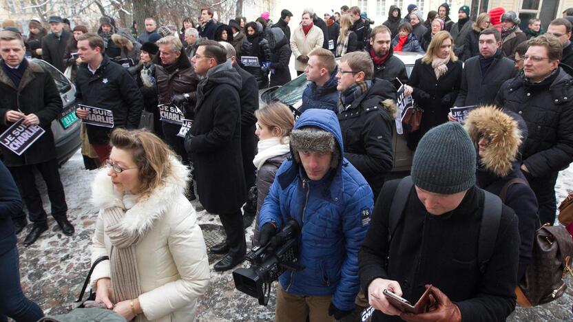 Žurnalistai ir politikai išreiškė solidarumą su prancūzų tauta