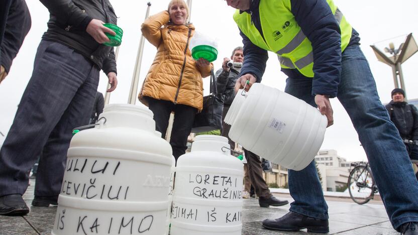 Pieno gamintojų protesto akcija