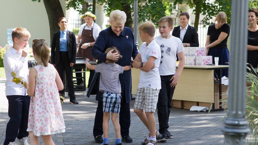 Joninės Prezidentūros kiemelyje