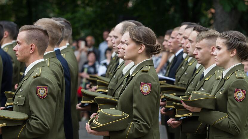 Kariūnams suteiktas leitenanto laipsnis