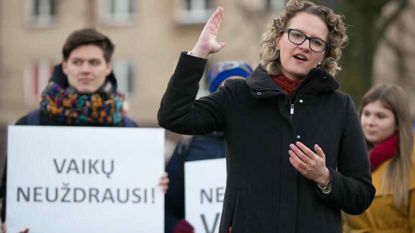 Protestas prieš pagalbinio apvaisinimo įstatymo pataisas