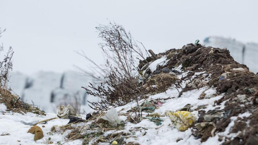 Kazokiškių sąvartyne kaupiasi degiosios atliekos