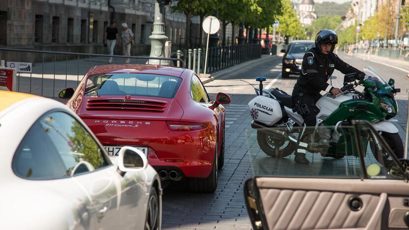 Vilniuje rinkosi „Porsche“ gerbėjai