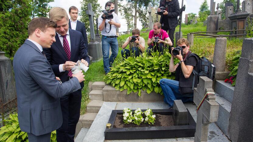 Paveldosaugininkai apsilankė Rasų kapinėse