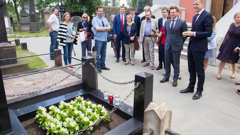 Paveldosaugininkai apsilankė Rasų kapinėse