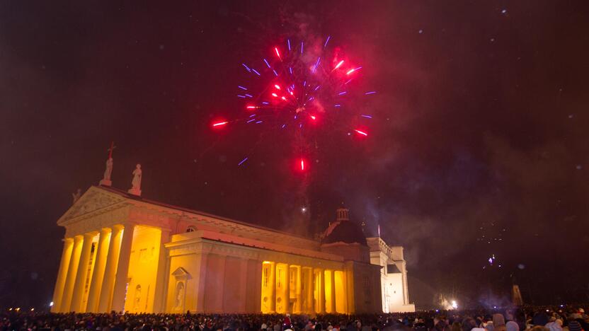 Vilniečiai švenčia 2016-ųjų metų sutiktuves