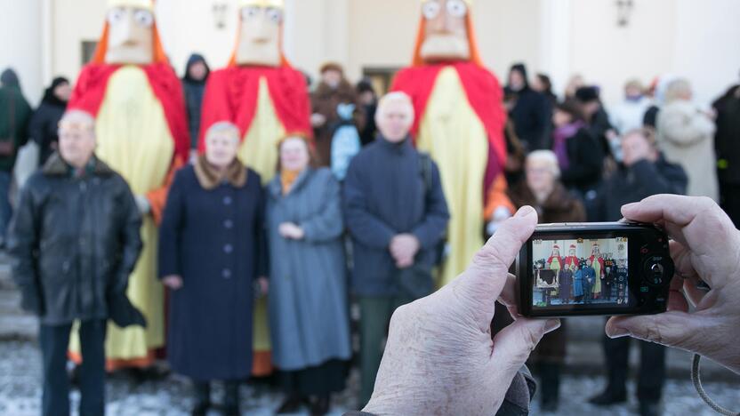 Liaudies meistrams įteikti „Aukso vainikai“